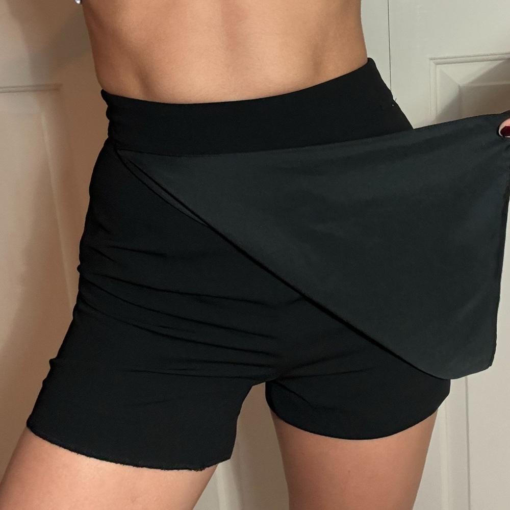 Black Skort